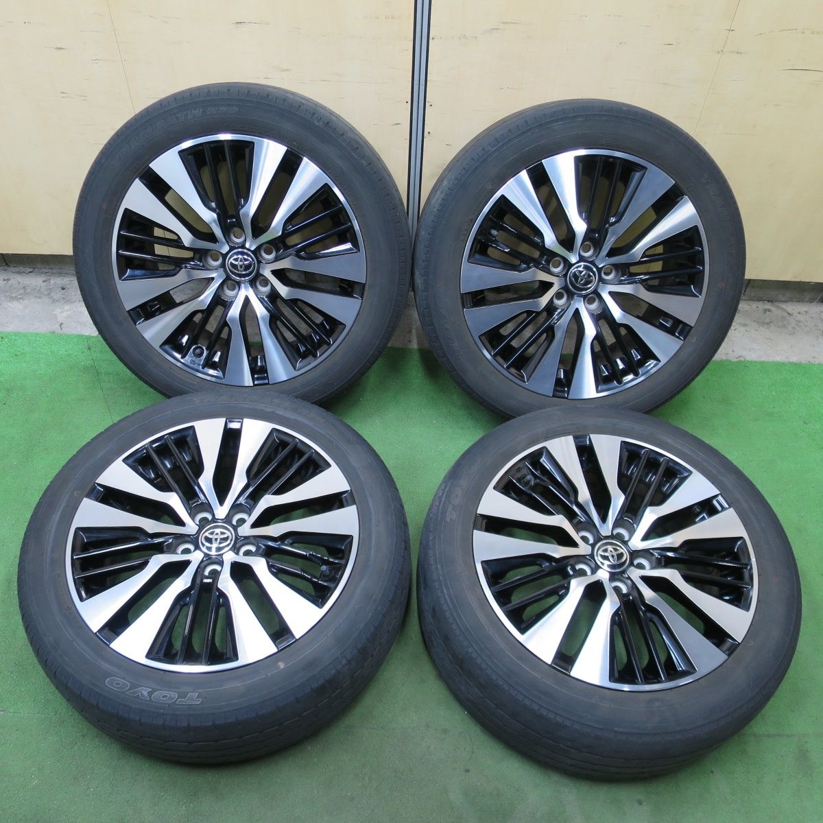 キレイ☆トヨタ 30系 アルファード ヴェルファイア SC ZG 純正 235