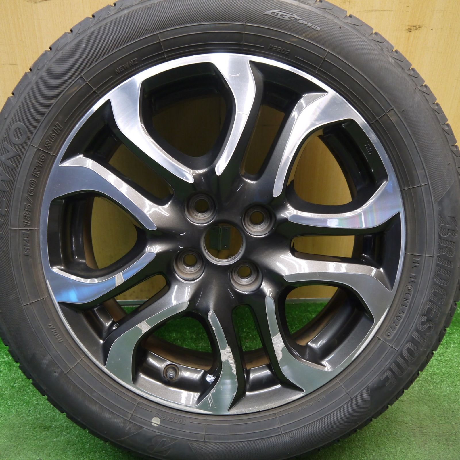 バリ溝！22年！8.5分！1本☆マツダ DJ デミオ 純正 185/60R16