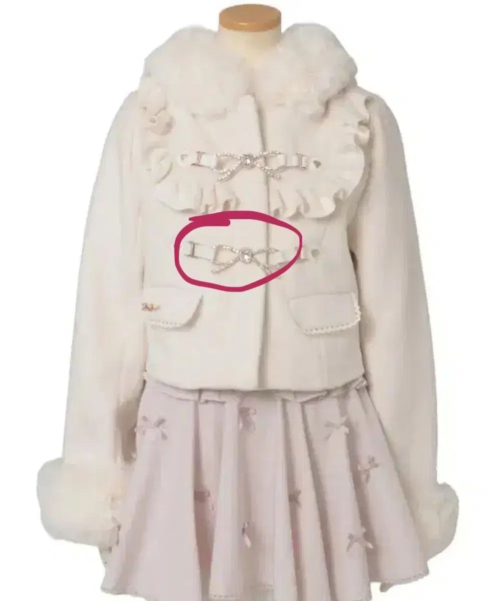 リズリサ (LIZ LISA) リボン ビジュー ショートコート 白 出品 - メルカリ