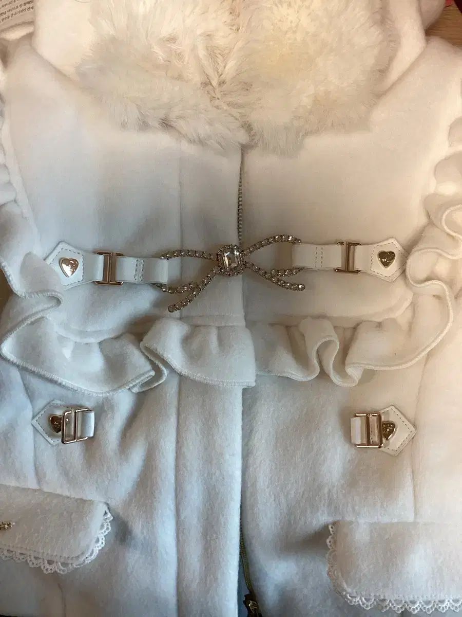 リズリサ (LIZ LISA) リボン ビジュー ショートコート 白 出品 - メルカリ