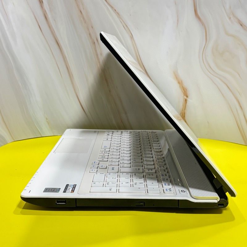 美品✨新品SSDで爆速✨ windows11 ノートパソコン✨LAVIE✨オフィス