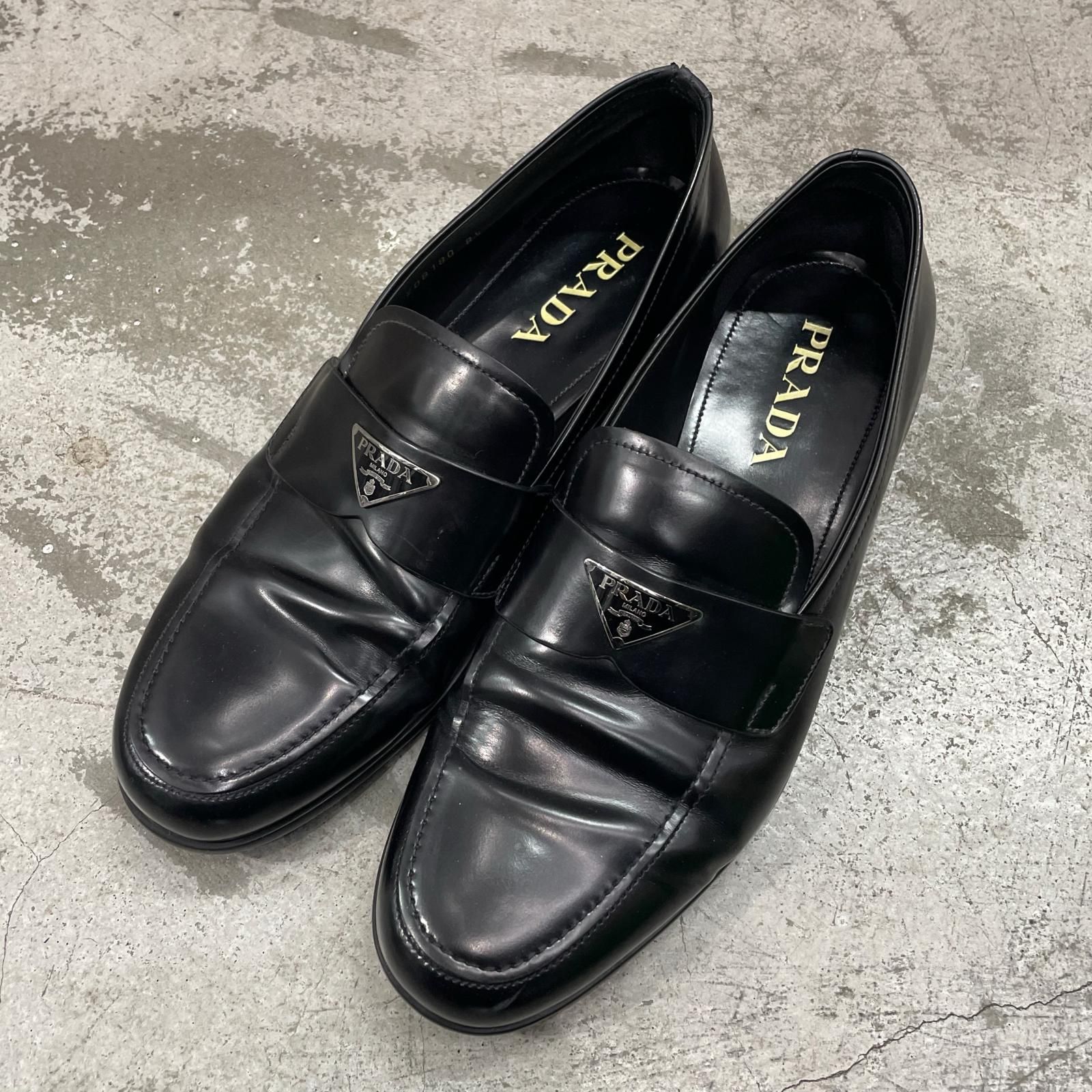 PRADA トライアルグルロゴ レザー ローファー スリッポン プラダ