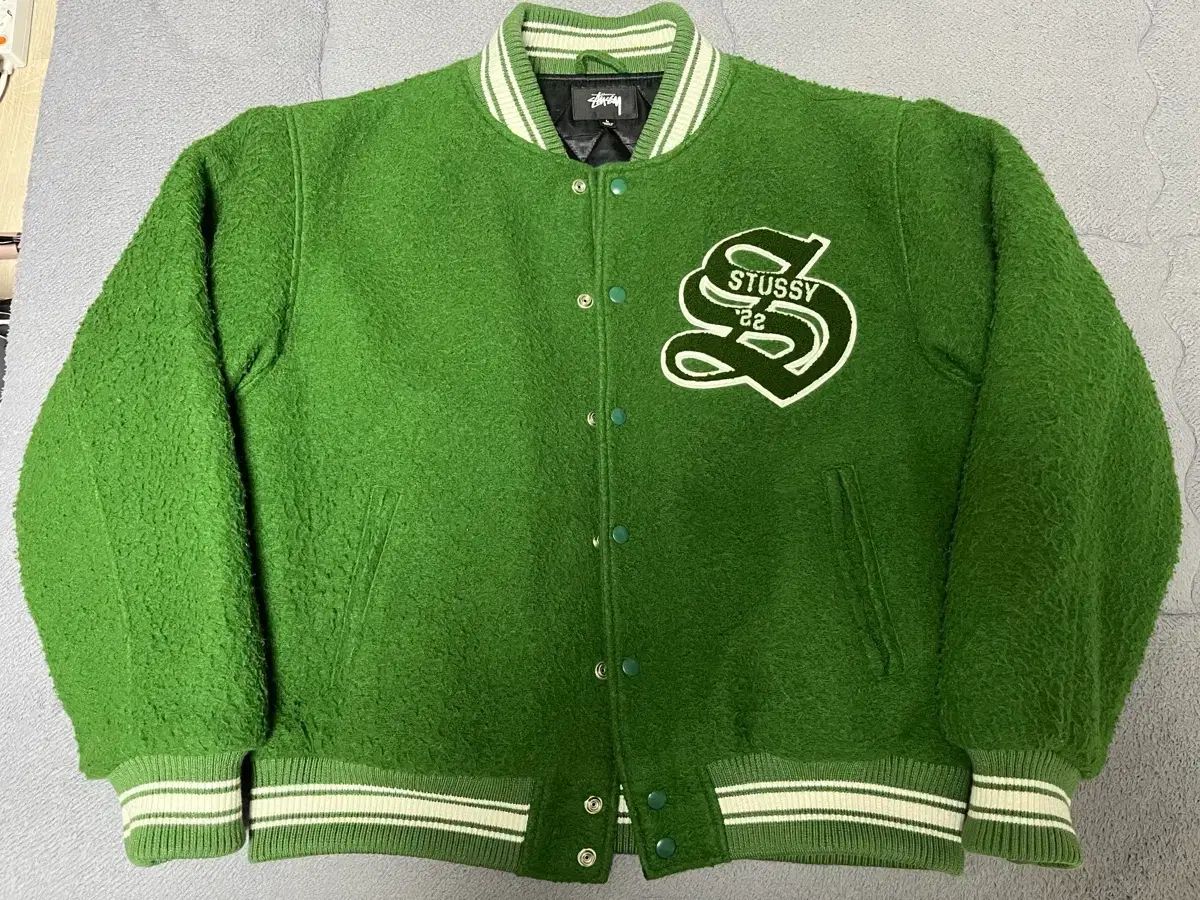 STUSSY カセンティーノ ウール スタジャン グリーン L - メルカリ