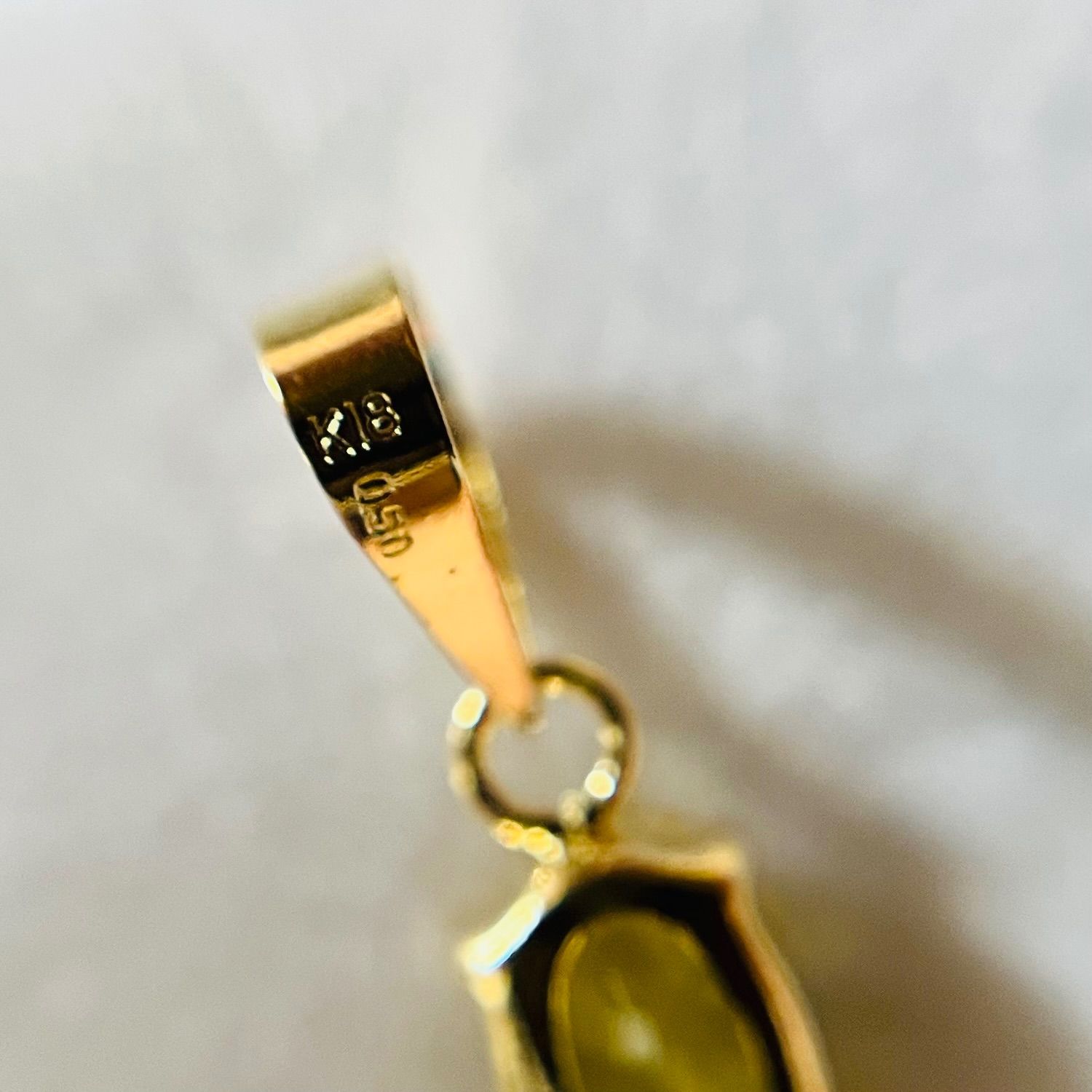 K18 天然石スフェーン oval ペンダントトップ 希少宝石2 - メルカリ