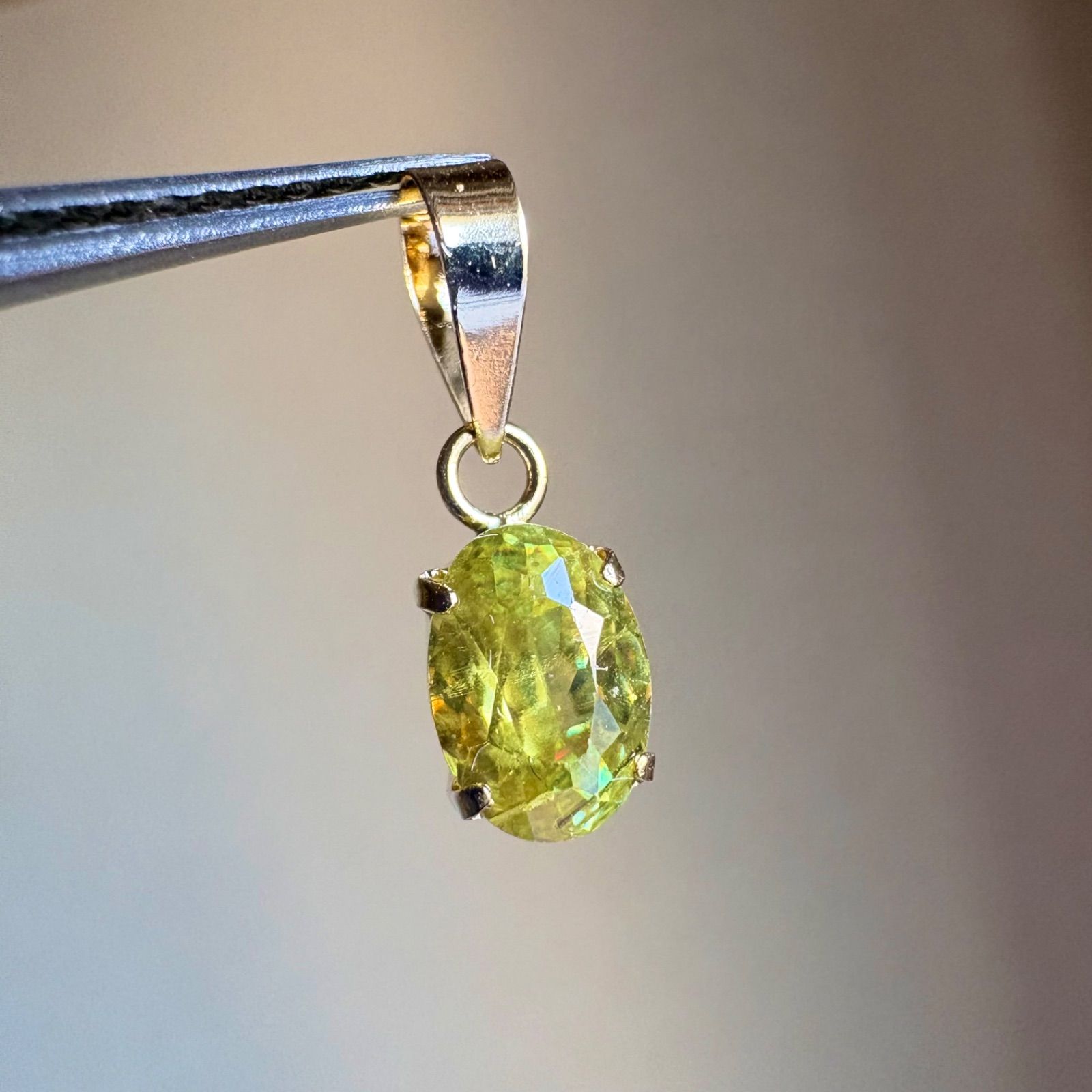 K18 天然石スフェーン oval ペンダントトップ 希少宝石2 - メルカリ