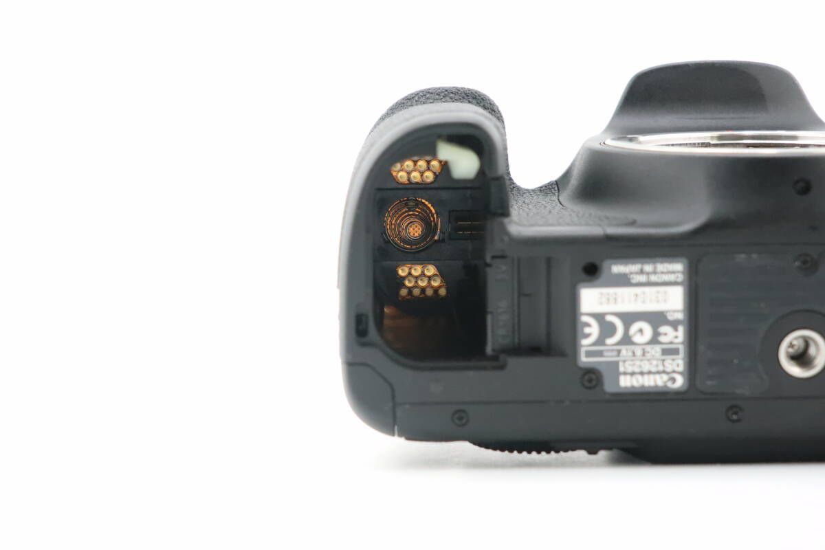 ☆良品☆ショット数2,800回☆キヤノン CANON EOS 7D ボディ + BG-E7