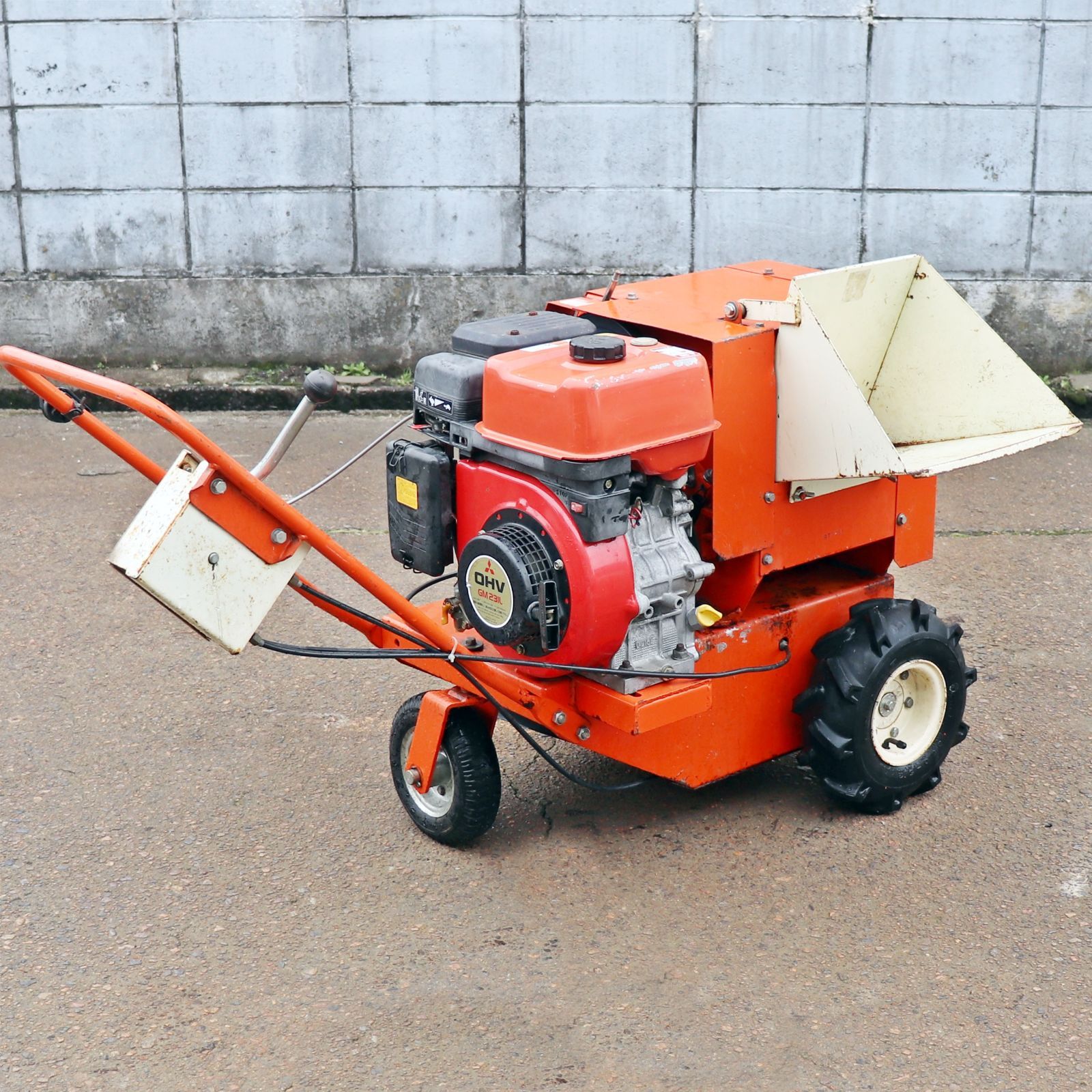 新潟発 HONKO シュレッダー HK-720D1 自走式ウッドチッパー 7馬力 庭木