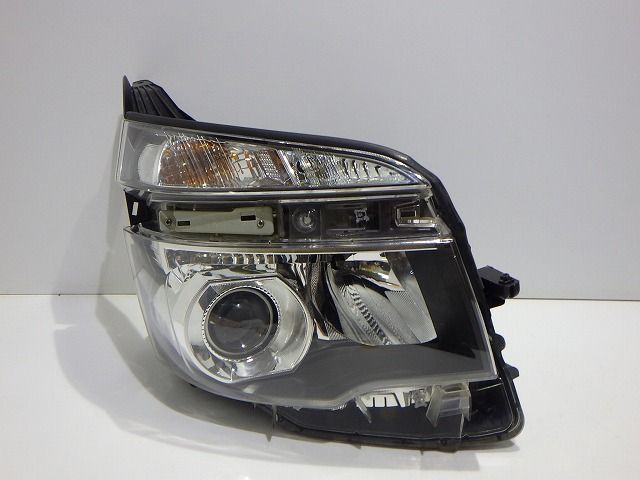 70系 ヴォクシー ヘッドライト左右 ハロゲン ZRR70/75 後期 28-224 X