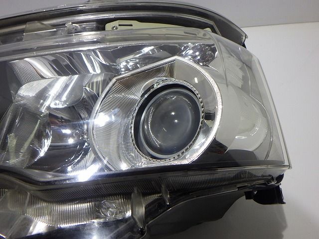 1316 ヴォクシー ZRR70 後期 左ライト ハロゲン 28-224 傷無し