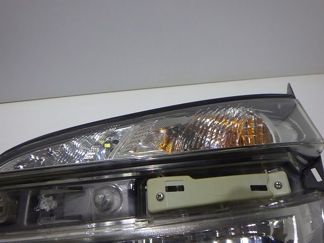 70系 ヴォクシー ヘッドライト左右 ハロゲン ZRR70/75 後期 28-224 X