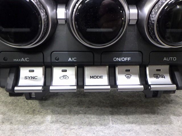GR86 エアコンスイッチパネル ZN8 72311CC010 237000-9242 トヨタ BRZ 260221018