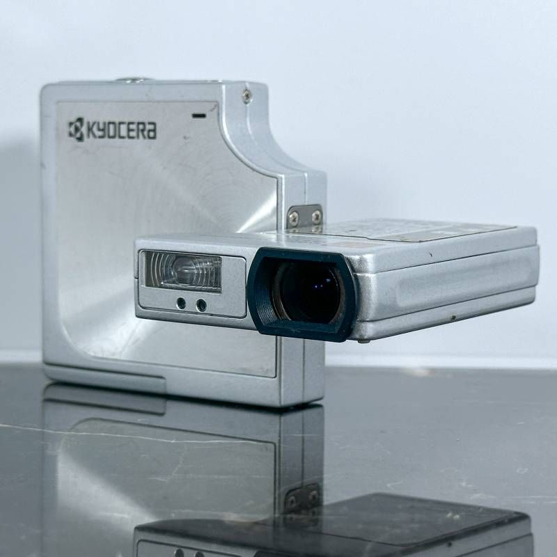 Kyocera Finecam SL400R シルバー コンパクトデジタルカメラ 400万画素