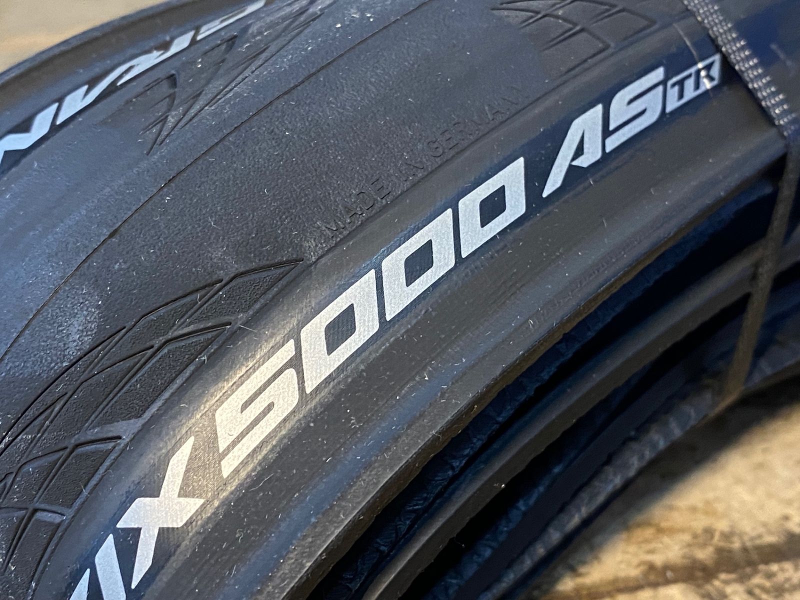 JX379 コンチネンタル Continental GRANDPRIX5000 AS TR 700×32C 黒