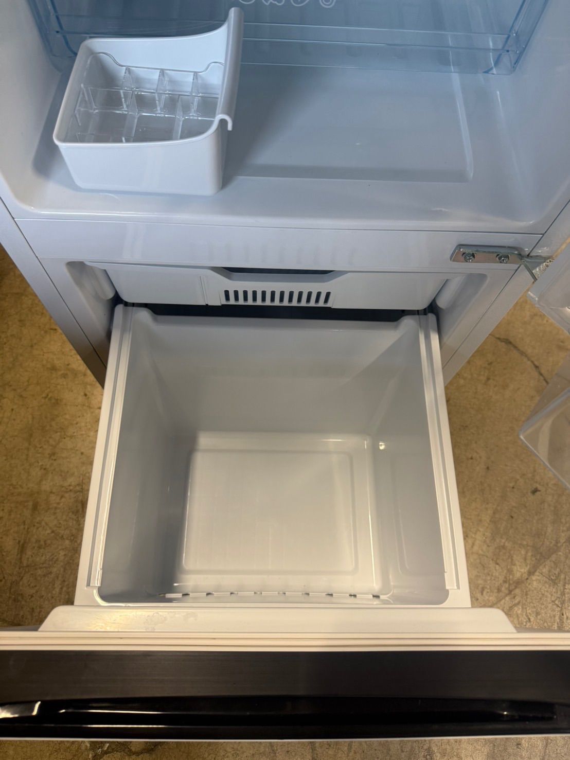 神奈川県限定配達】Hisense《ハイセンス》2ドア ノンフロン冷凍冷蔵庫