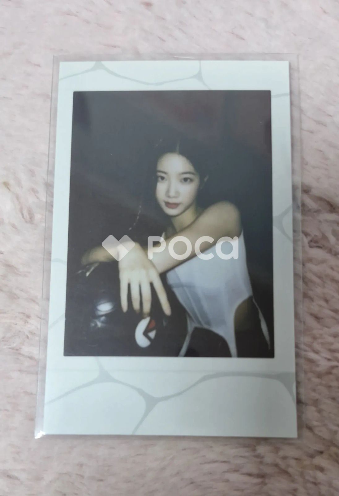 ルセラフィム カズハ ANTIFRAGILE INSTANT PHOTO CARD 10 - メルカリ