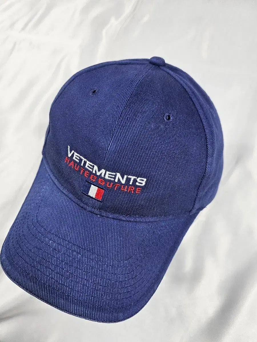 VETEMENTS ヴェトモン オートクチュール ベースボールキャップ - メルカリ