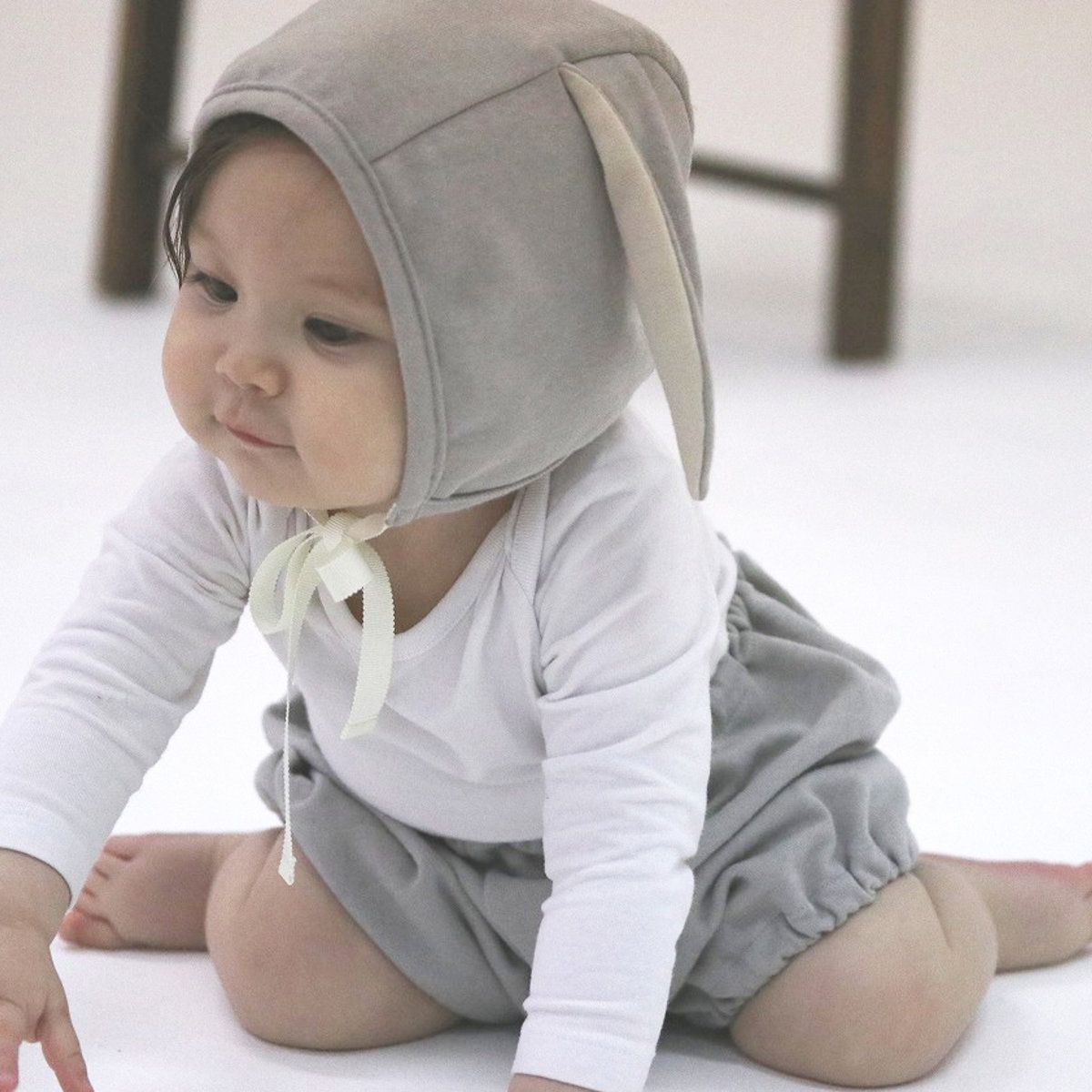 ギフトセット Lien de famille うさぎさん ボンネット ブルマ 2点 ( ギフト セット ベビー帽子 ベビーパンツ 贈り物 お祝い おしゃれ 日本製 赤ちゃん 帽子 かぼちゃパンツ 女の子 男の子 プレゼント かわいい ))