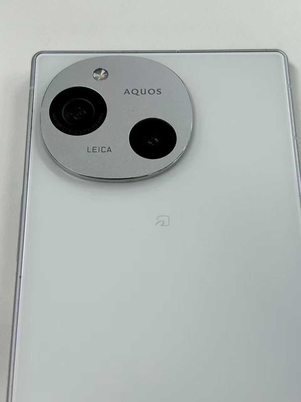 ジャンク品】AQUOS R9 ホワイト - メルカリ