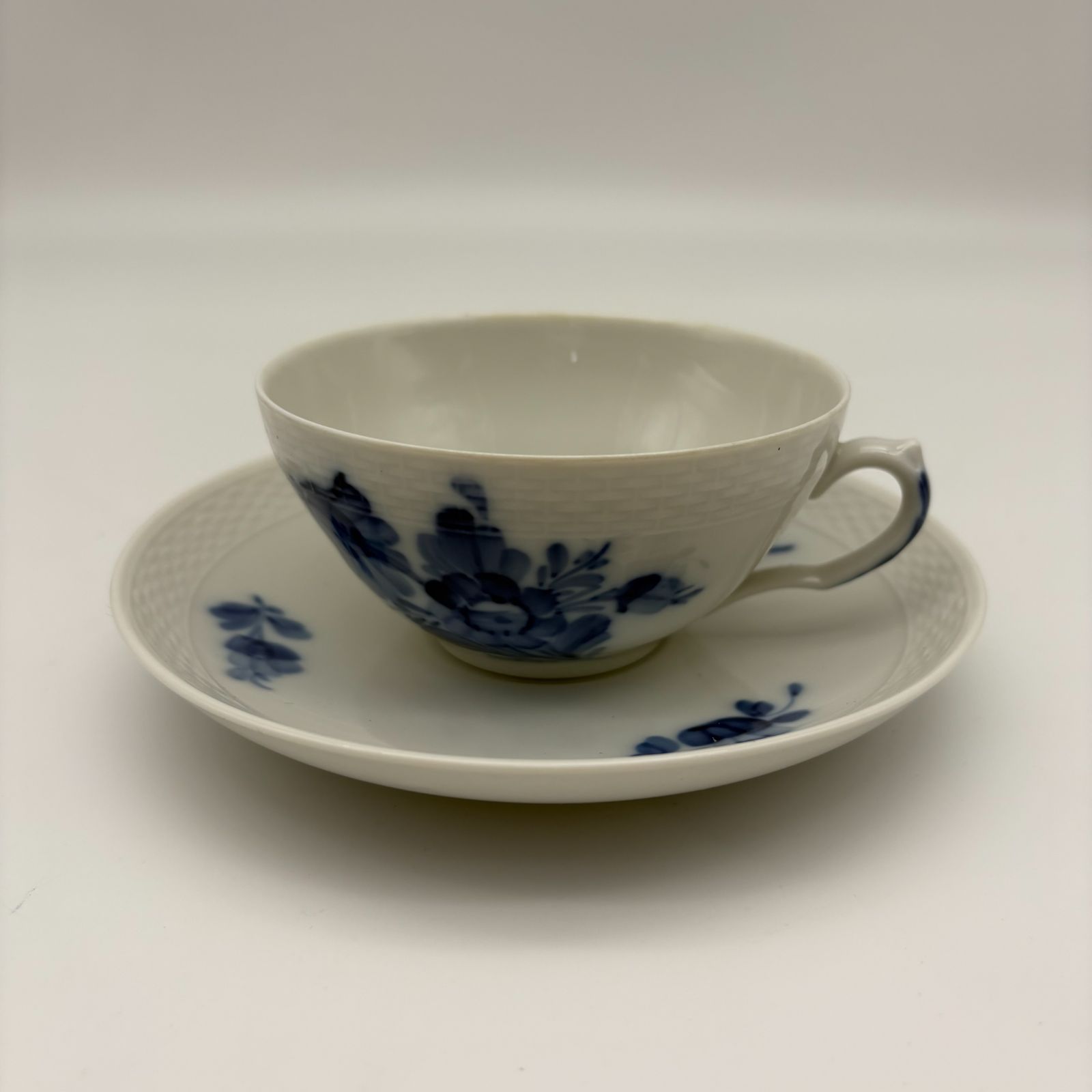 ロイヤルコペンハーゲン カップ&ソーサー ブルーフラワー 8049 食器