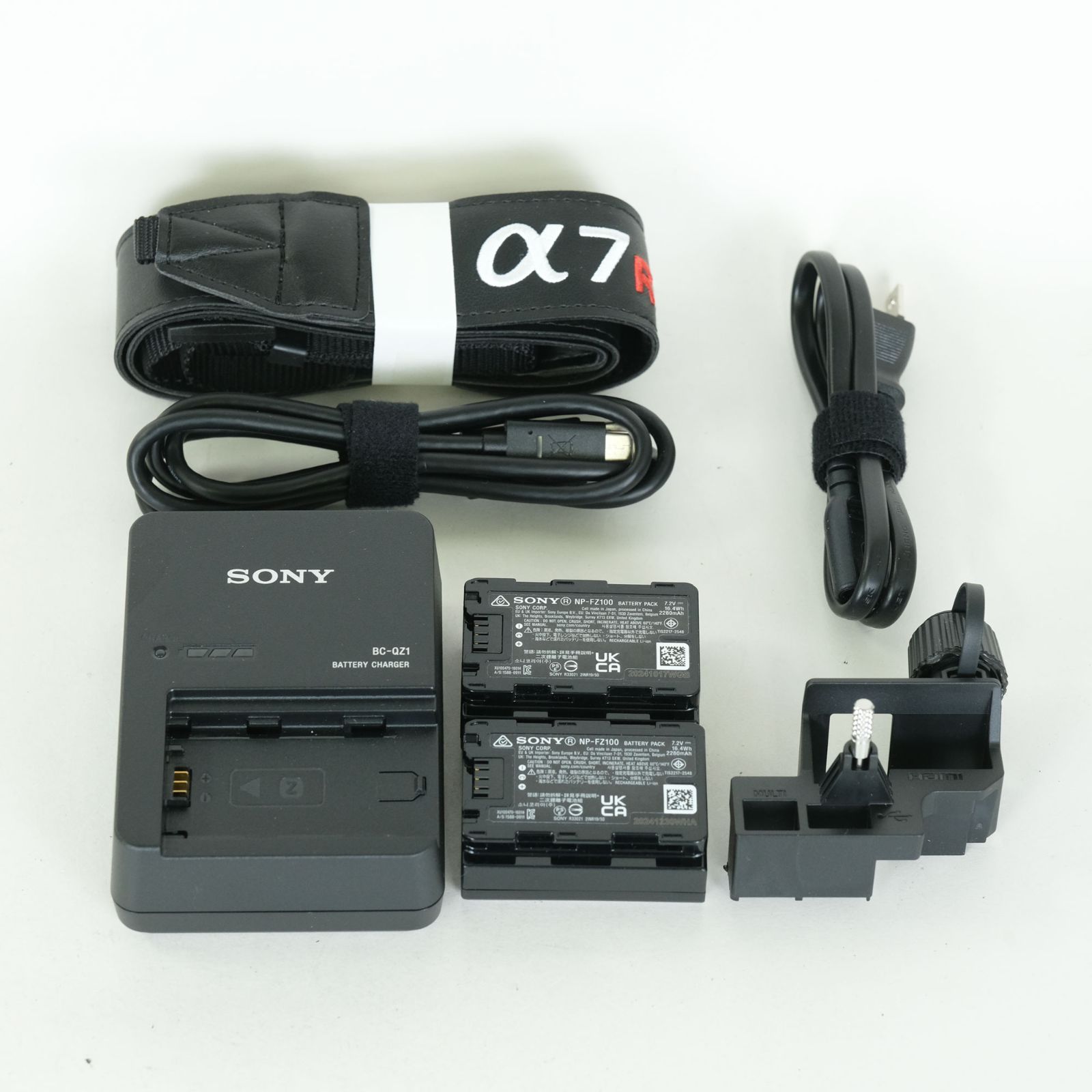 美品 | シャッター数4,427回｜バッテリー2個付] SONY α7R V（ILCE-7RM5