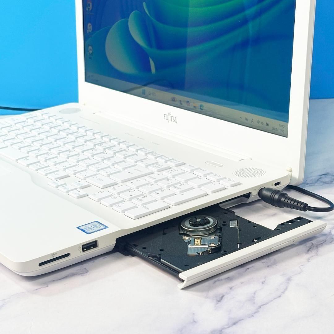 高性能☆Corei7・SSD512・8GB・Win11・ホワイト・ノートパソコン