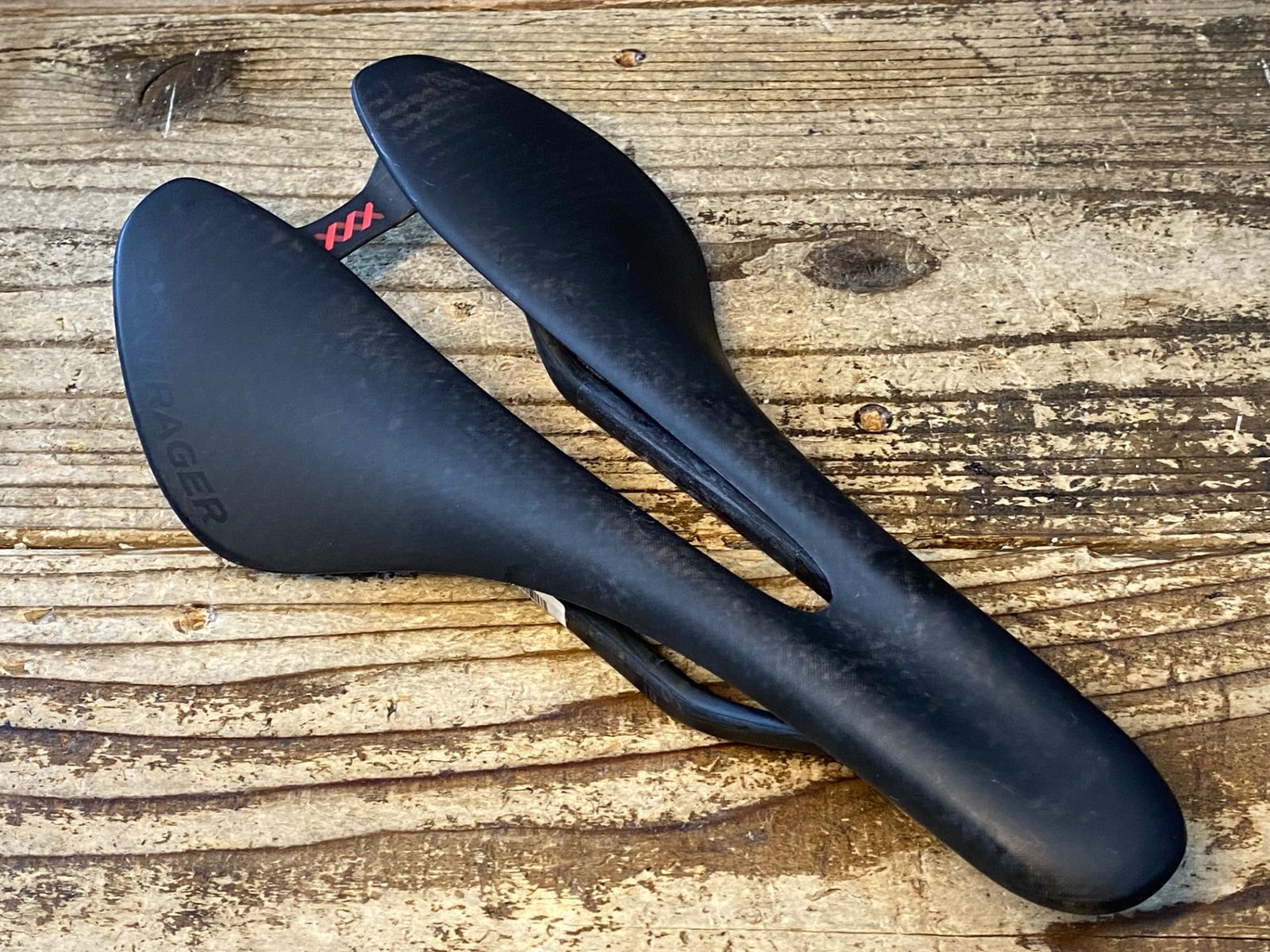 JW942 ボントレガー BONTRAGER トリプルエックス XXX CARBON サドル 