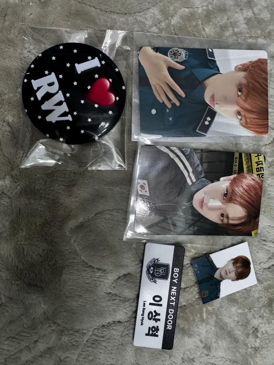 BOYNEXTDOOR(ボイネク) リウ(RIWOO) トレカおよび非公式グッズ - メルカリ