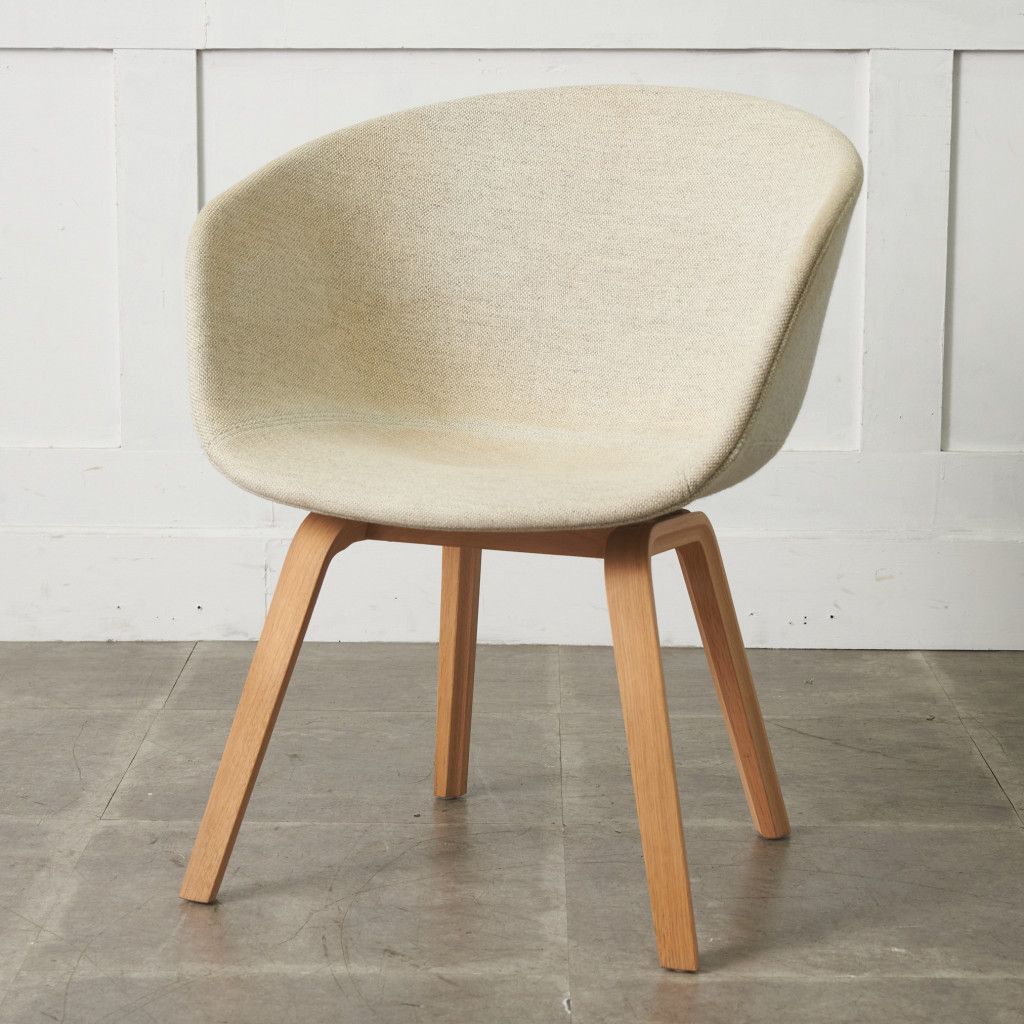 【発送の場合は即購入不可】 HAY  ヘイ ABOUT A CHAIR アームチェア ダイニングチェア オーク アバウト ア チェア 肘掛け 椅子 無垢材 ファブリック張り 木製 95336 HAY ヘイ ABOUT A CHAIR アームチェア ダイニングチェア オーク