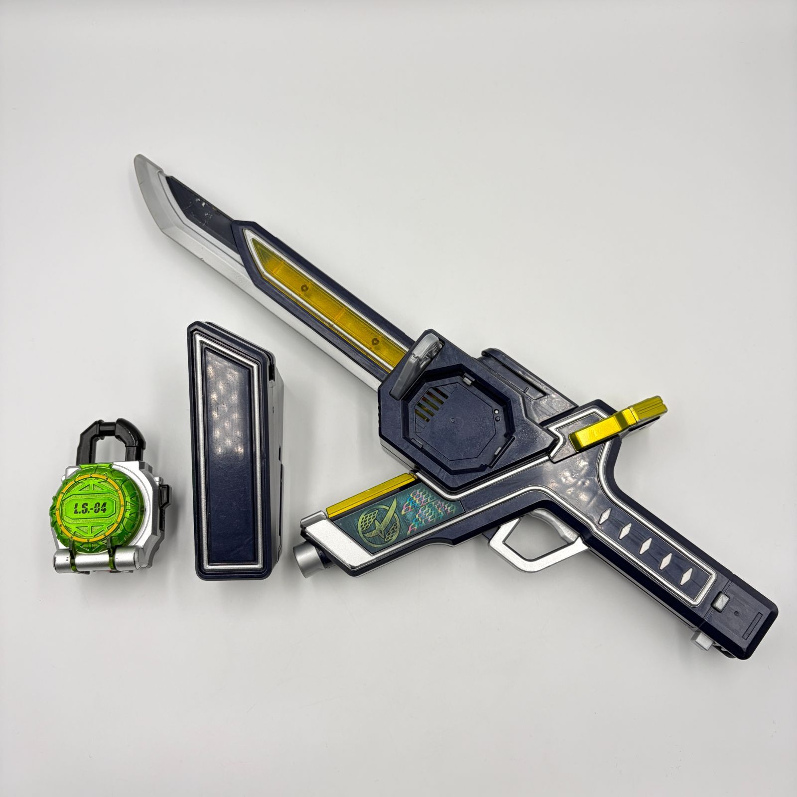 【中古】仮面ライダー鎧武 (ガイム) DX無双セイバー&メロンロックシード 仮面ライダー鎧武 (ガイム) DX無双セイバー&メロンロックシード - メルカリ