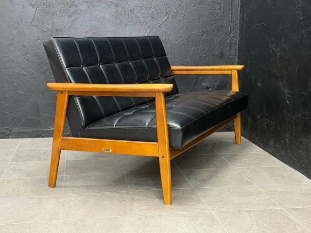  手渡し カリモク60 ミッドセンチュリースタイル Kチェア 2シーター 50th記念復刻プレート 2人掛けソファ 家具 W36173BWH | 302953 L字ソファ 2人掛け 3人掛けソファ ソファ ソファベッド