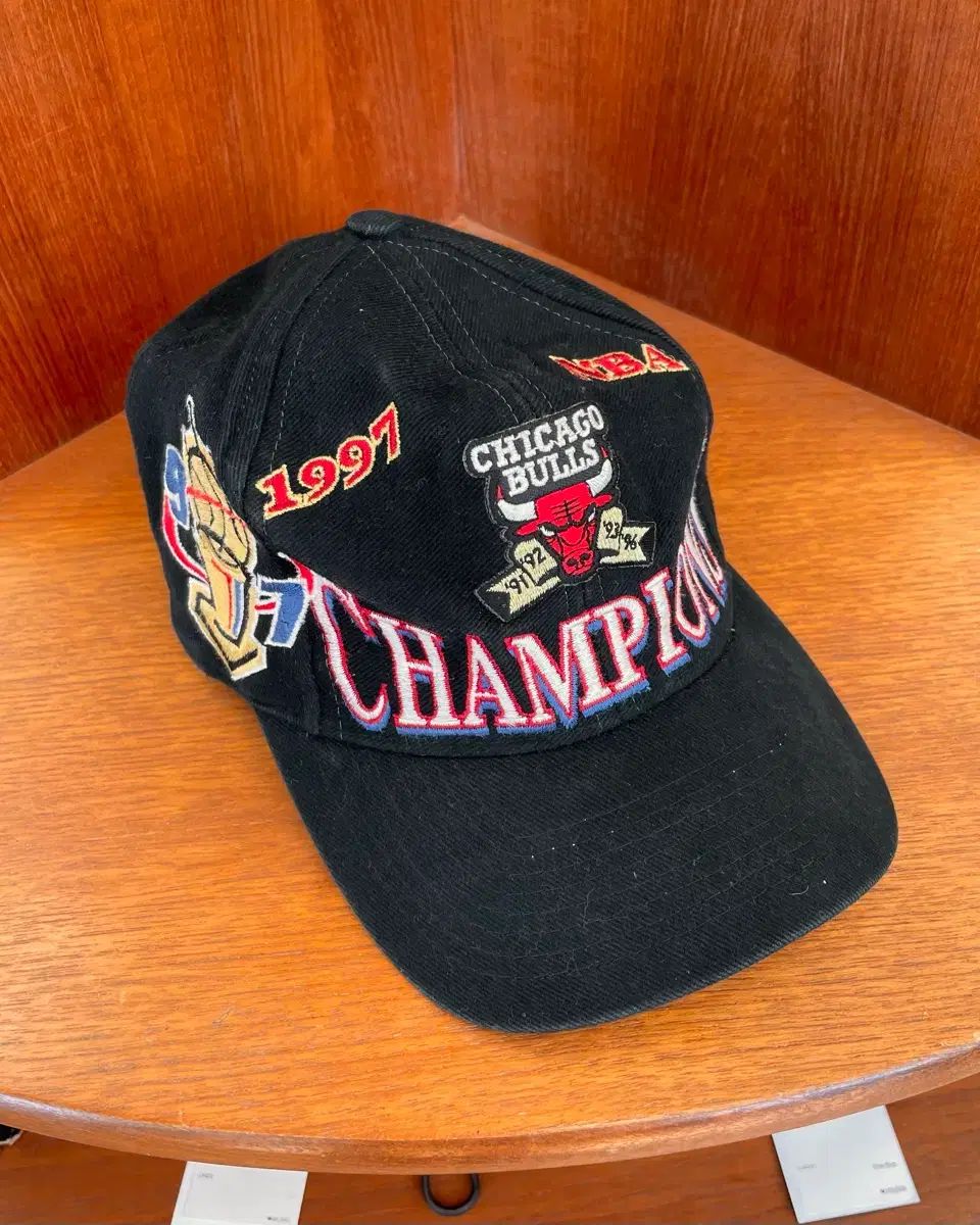 1997 ヴィンテージ シカゴ ブルズ キャップ - メルカリ