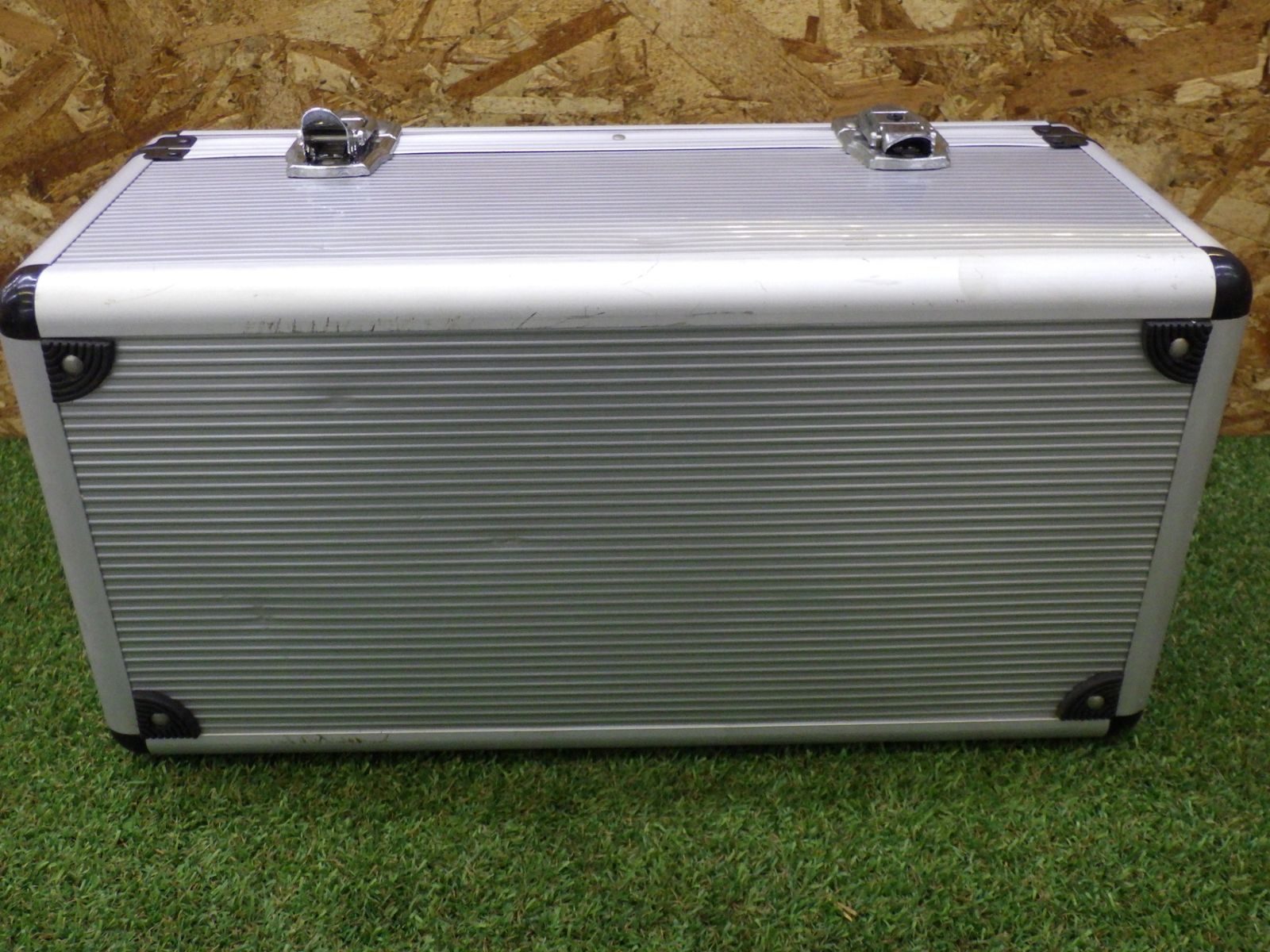 アルミケース 約44×23×22cm シルバー 工具箱 道具入れ 中古品 - メルカリ