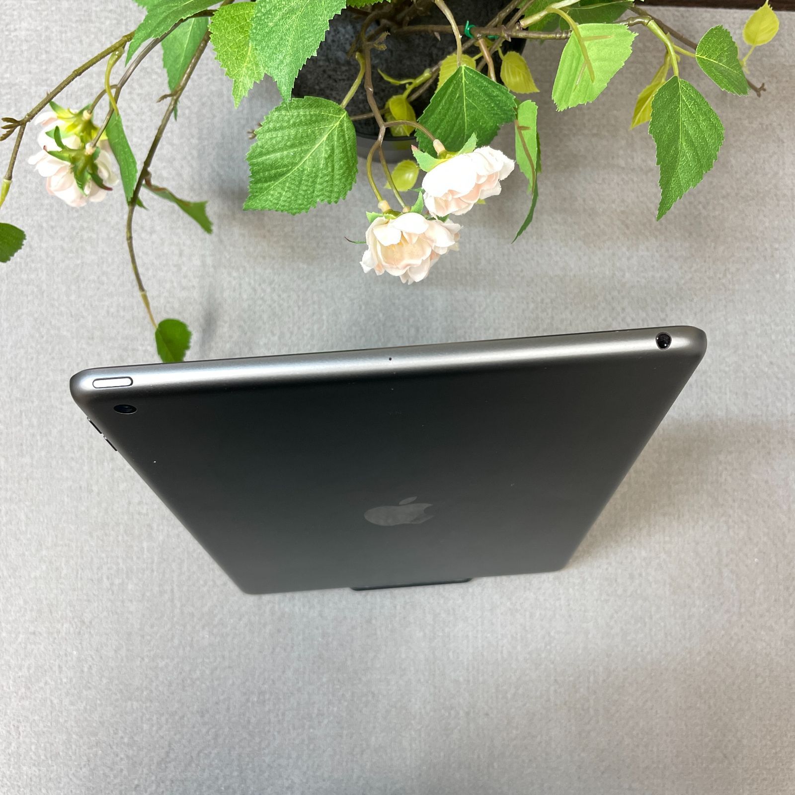 iPad(第8世代) 32GB スペースグレー Wi-Fiモデル 送料無料 - メルカリ