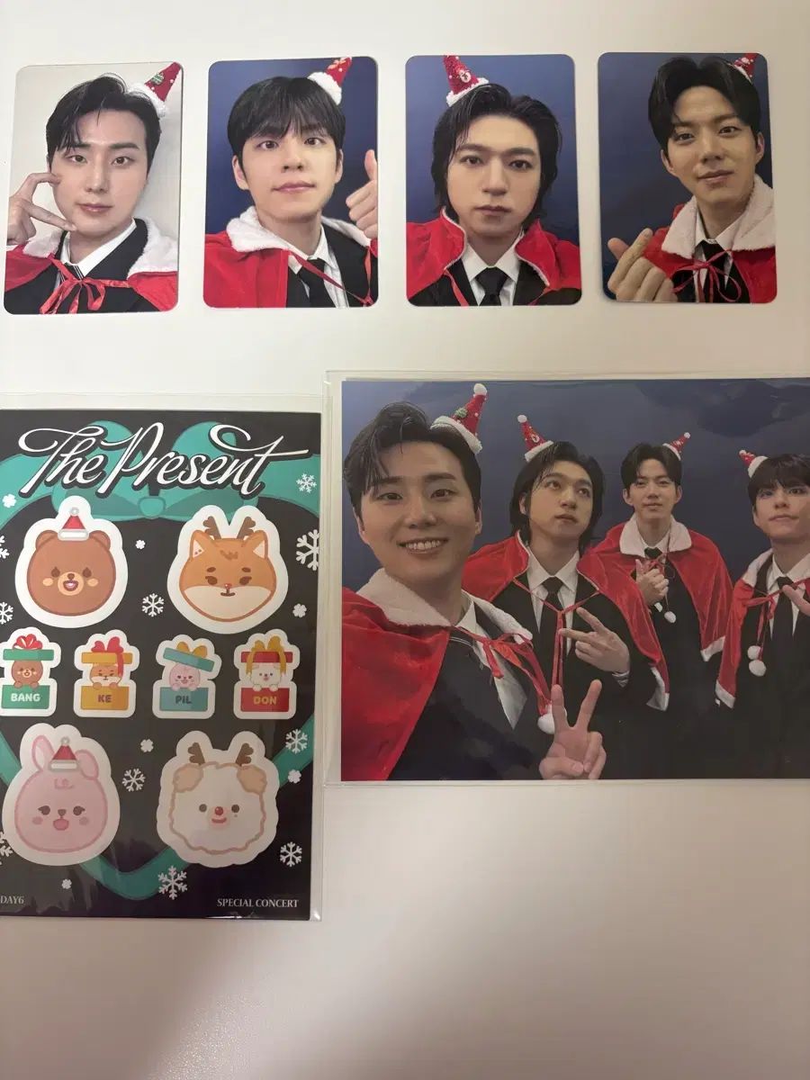 DAY6 The Present トレカ + ステッカー DAY6 - メルカリ