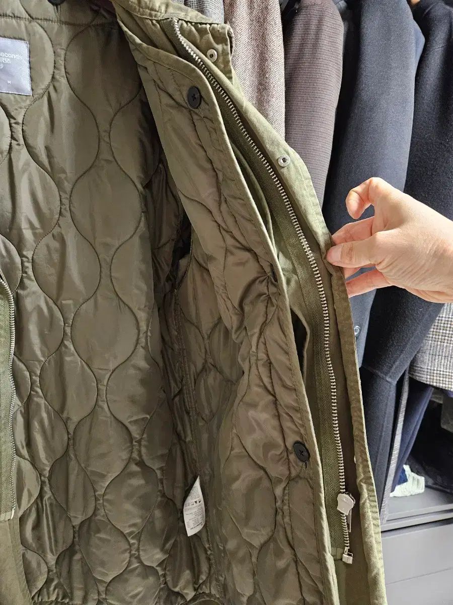 M) エイトセカンズ モッズコート カーキ - メルカリ