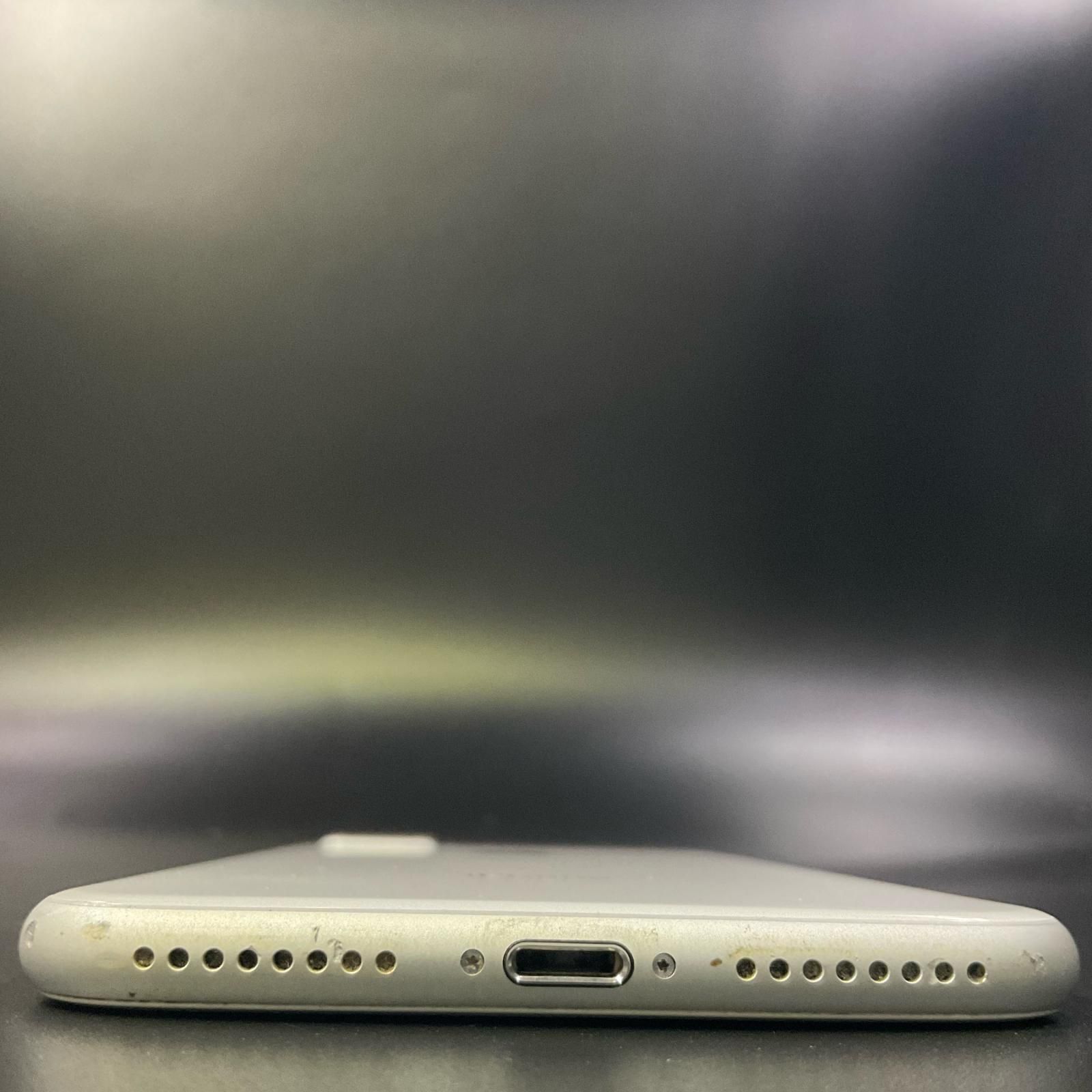 iPhone 8 Plus 256GB シルバー docomo 白ロム 動作確認済 88%【全額