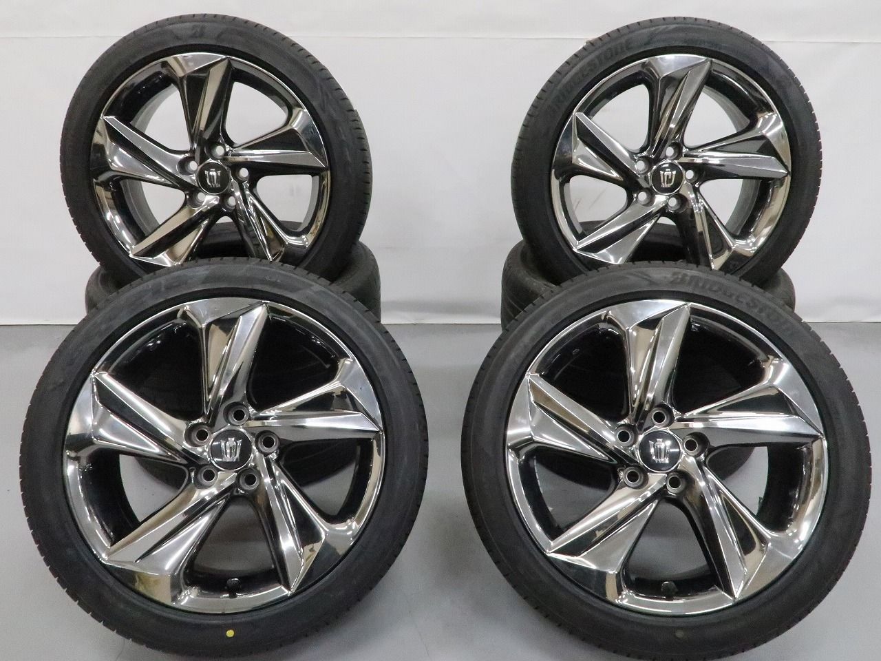 タイヤ未使用】 4本 トヨタ クラウン RS 純正 18インチ 8J+45 114.3