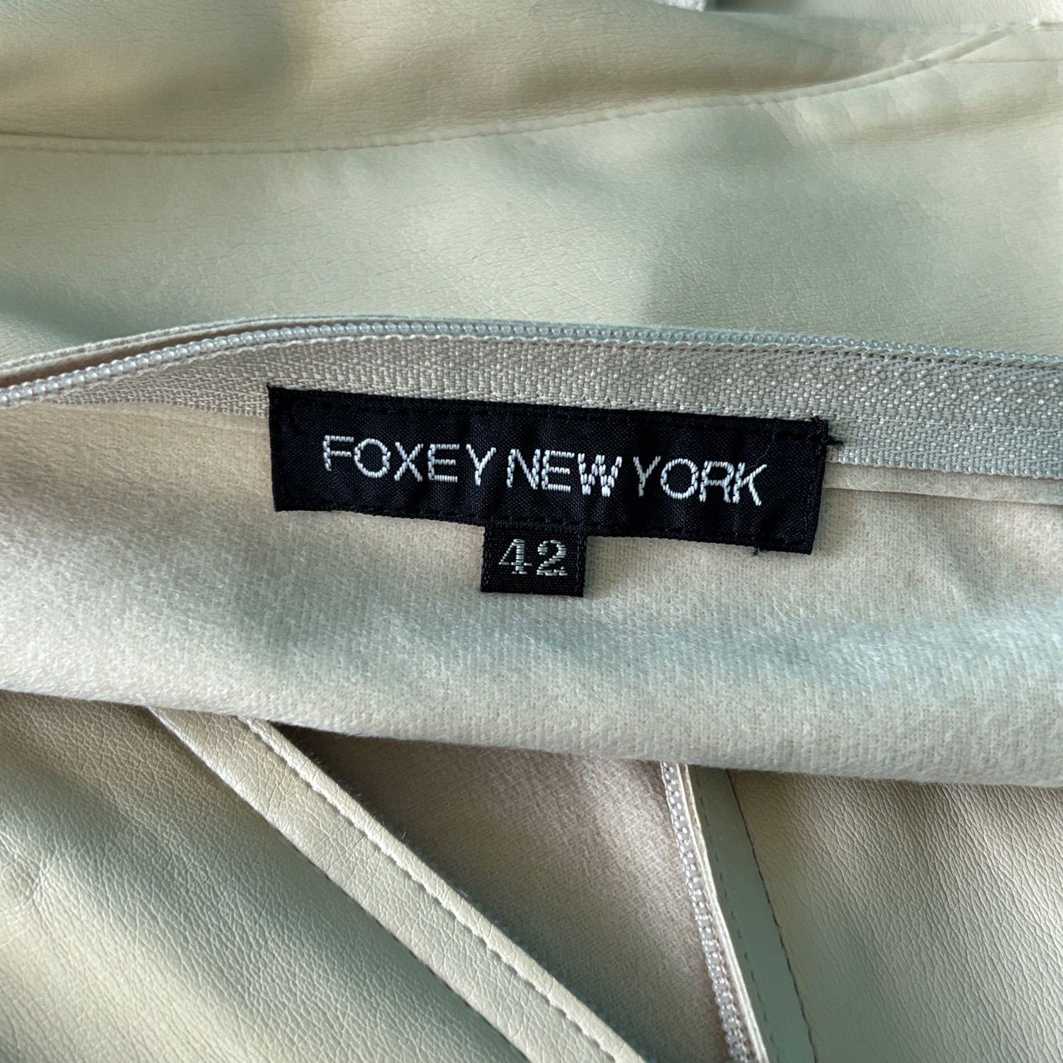 1496 FOXEY NEW YORK フォクシーニューヨーク 人工皮革 ノースリーブ