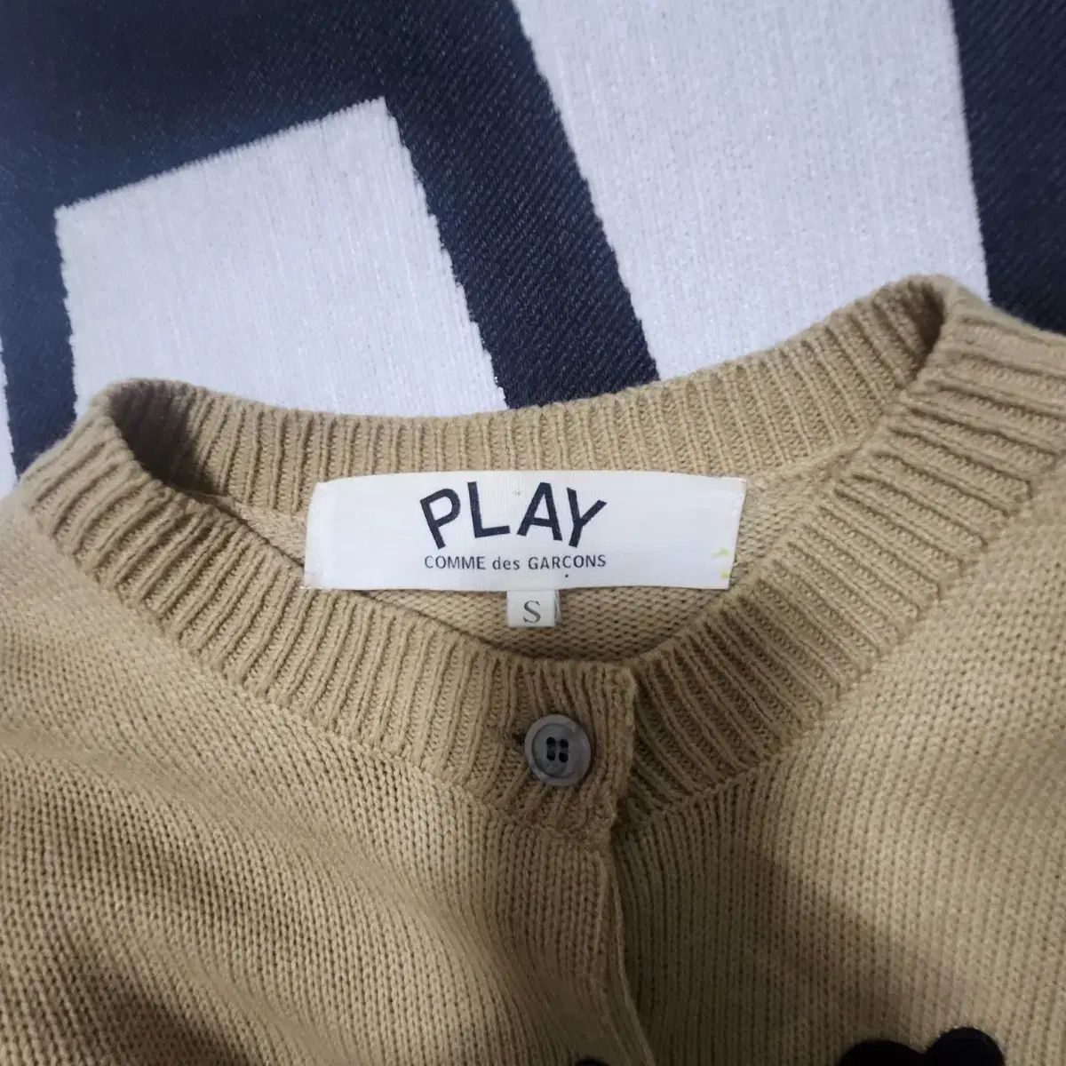 コム・デ・ギャルソン PLAY ブラックハート カーディガン ベージュ