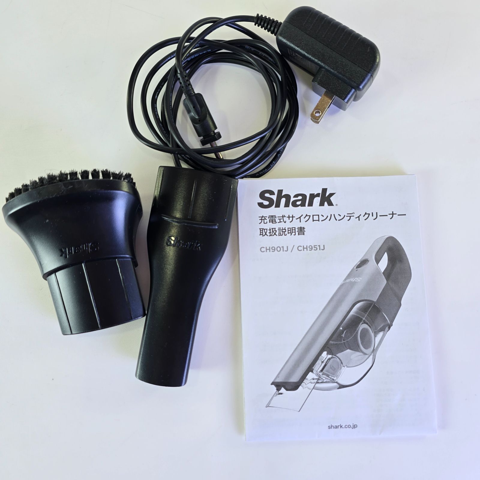 Shark 充電式サイクロンハンディクリーナー CH901J シャーク 未使用