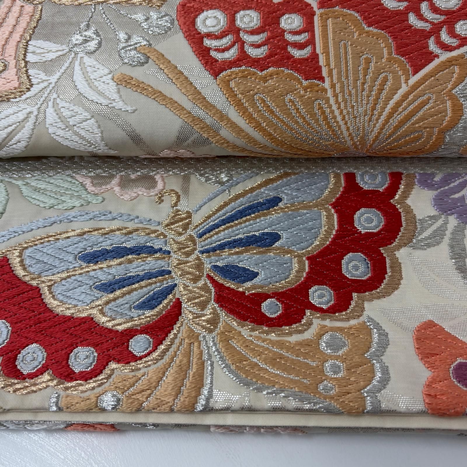 豪華唐織 袋帯 正絹 大胆な蝶 花草文 六通 MA-4227 - メルカリ