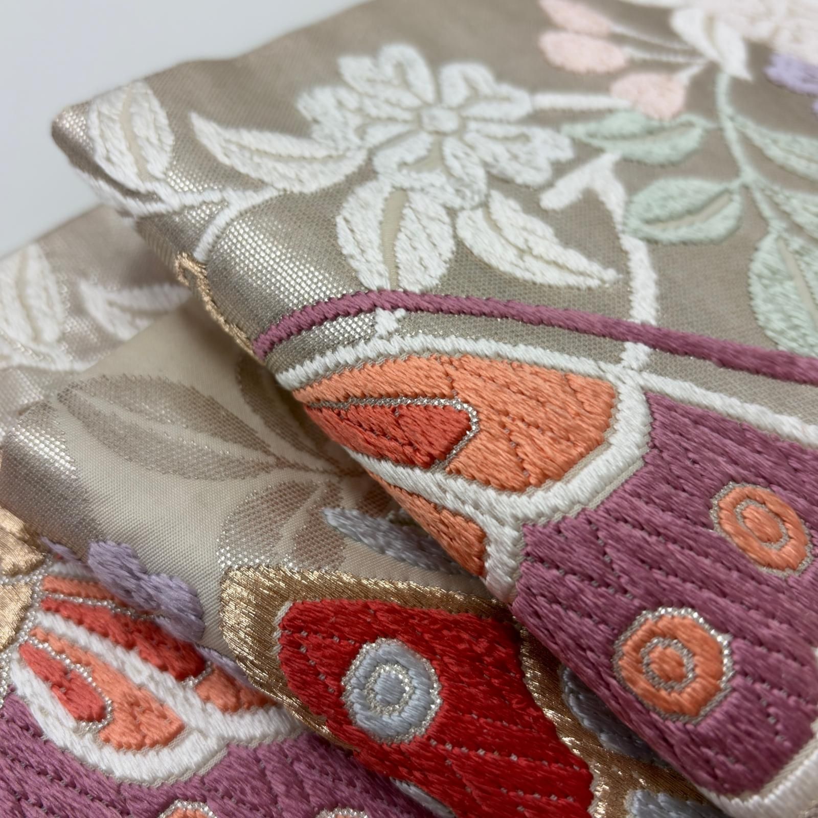 豪華唐織 袋帯 正絹 大胆な蝶 花草文 六通 MA-4227 - メルカリ