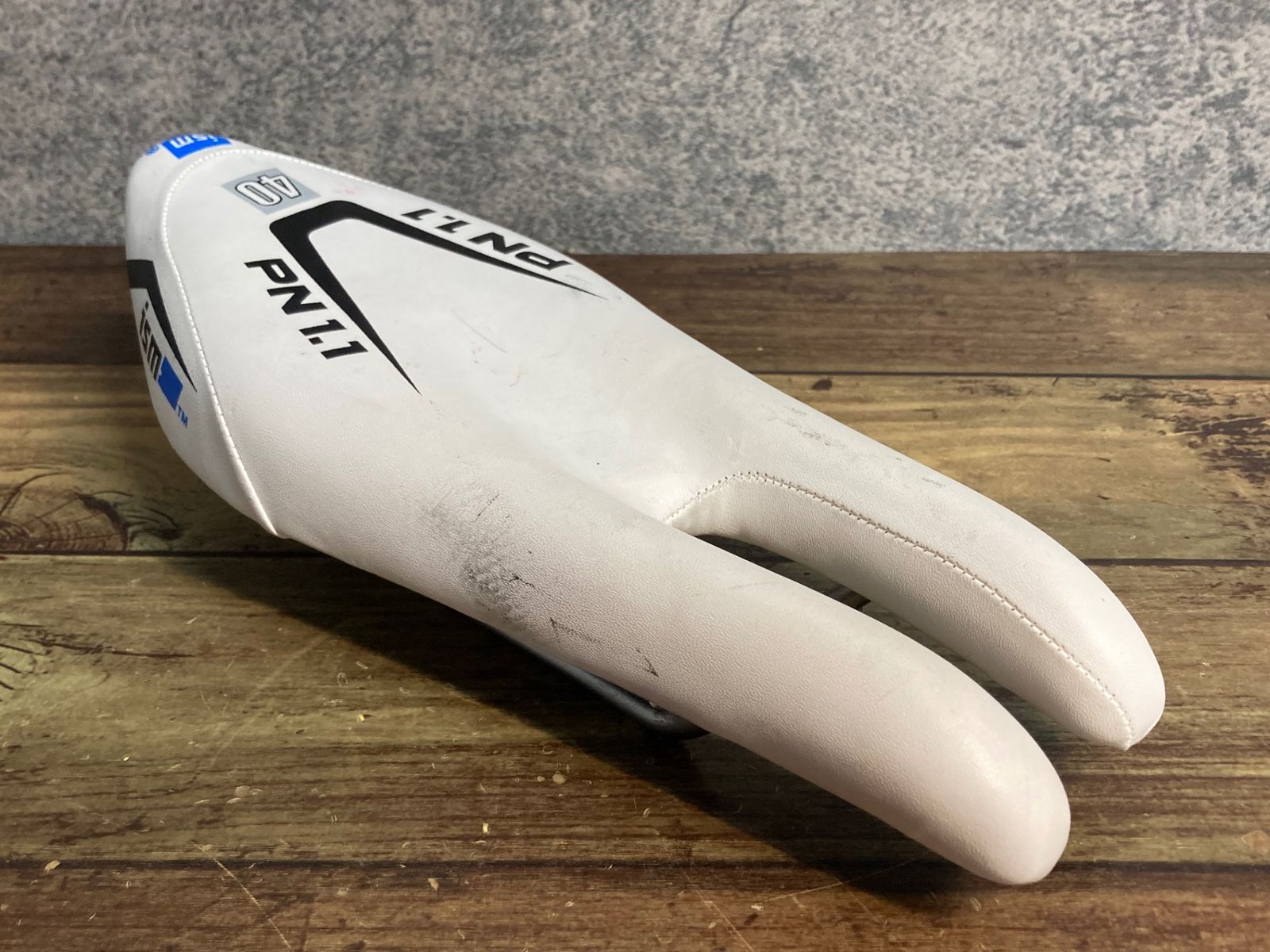 JX046 ism PN1.1 40 サドル 白 110mm クロモリ - メルカリ