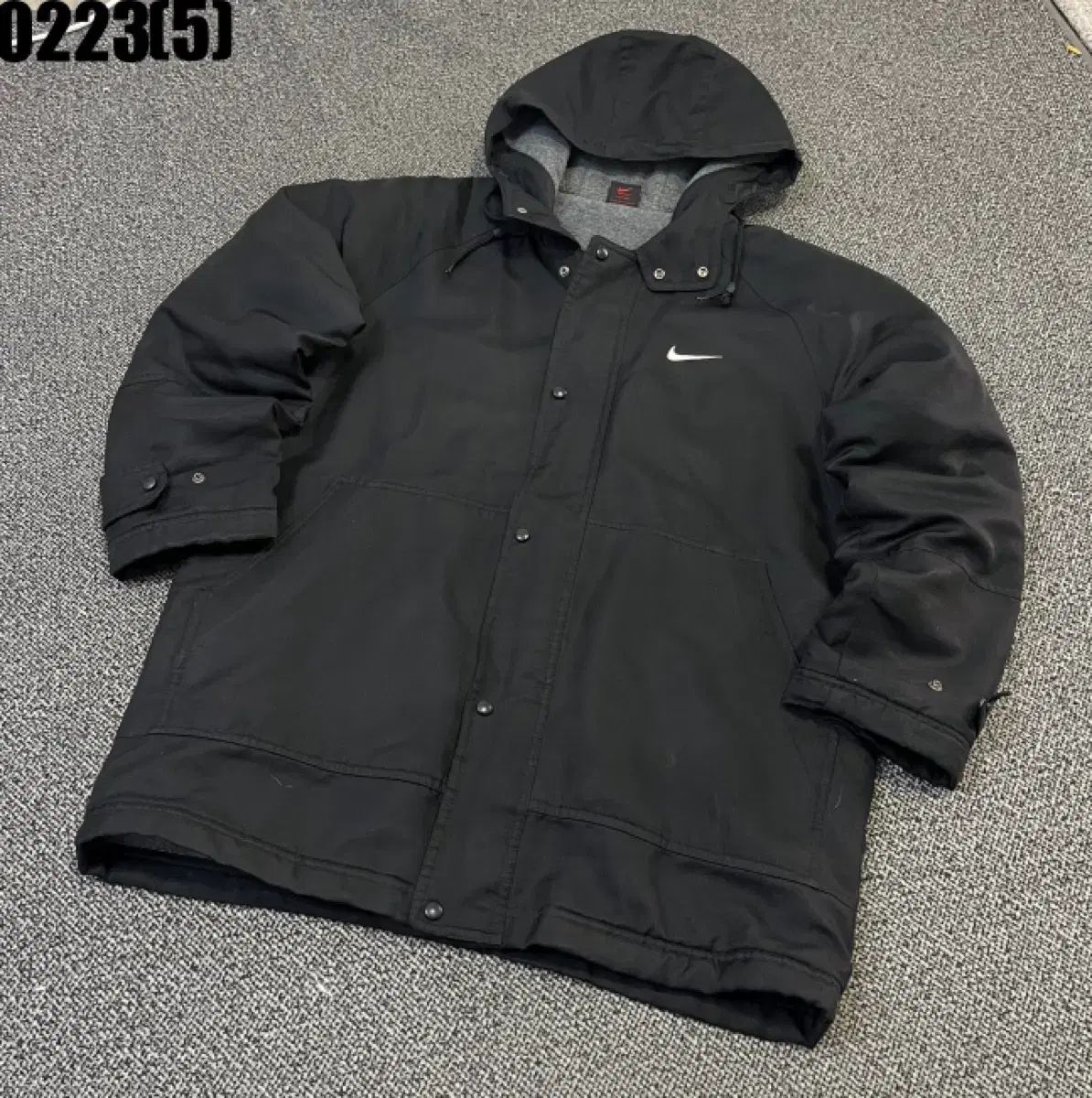 ナイキ フード ブラック ダウン アウター m 0223 - メルカリ
