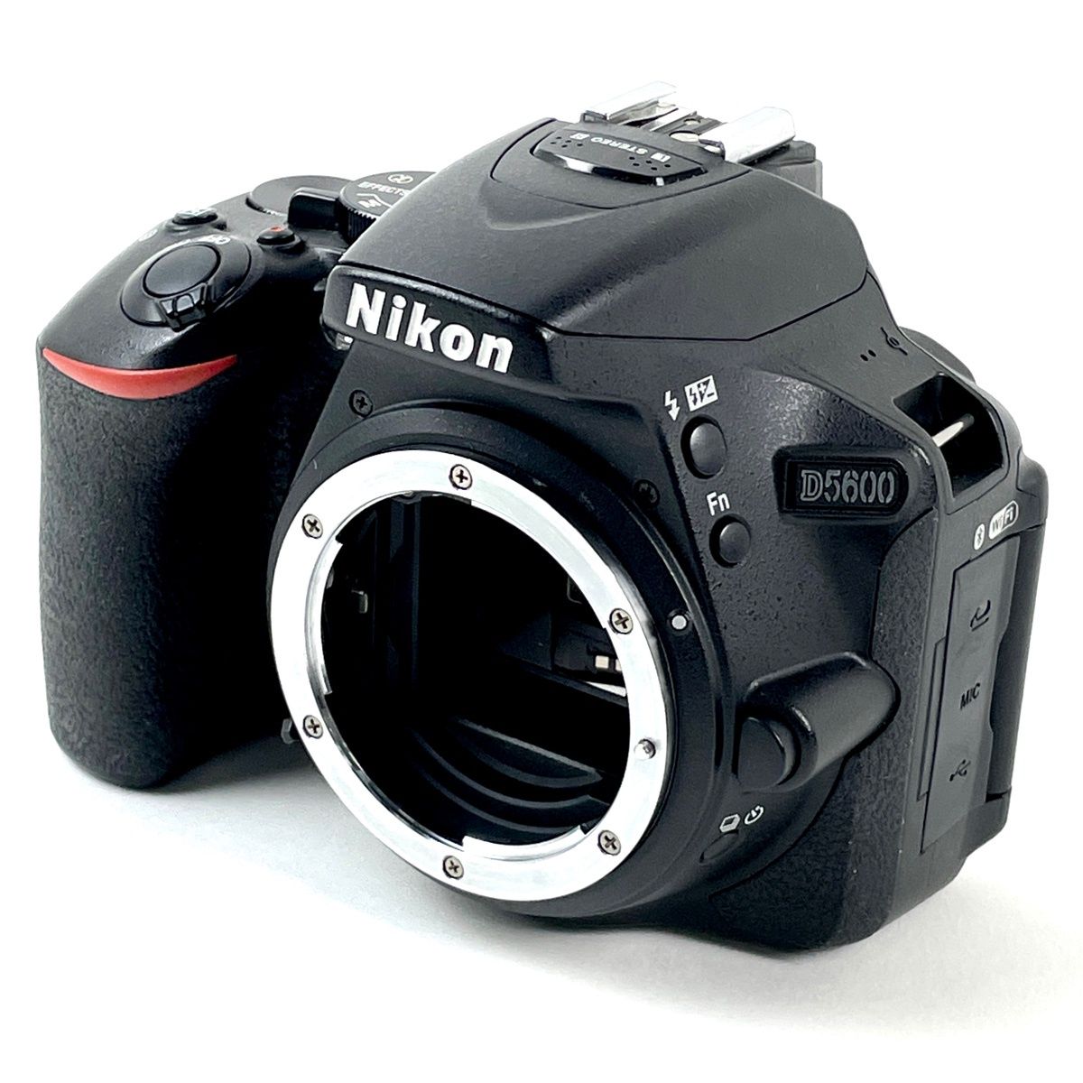 ニコン Nikon D5600 ボディ デジタル 一眼レフカメラ 【中古】 - メルカリ