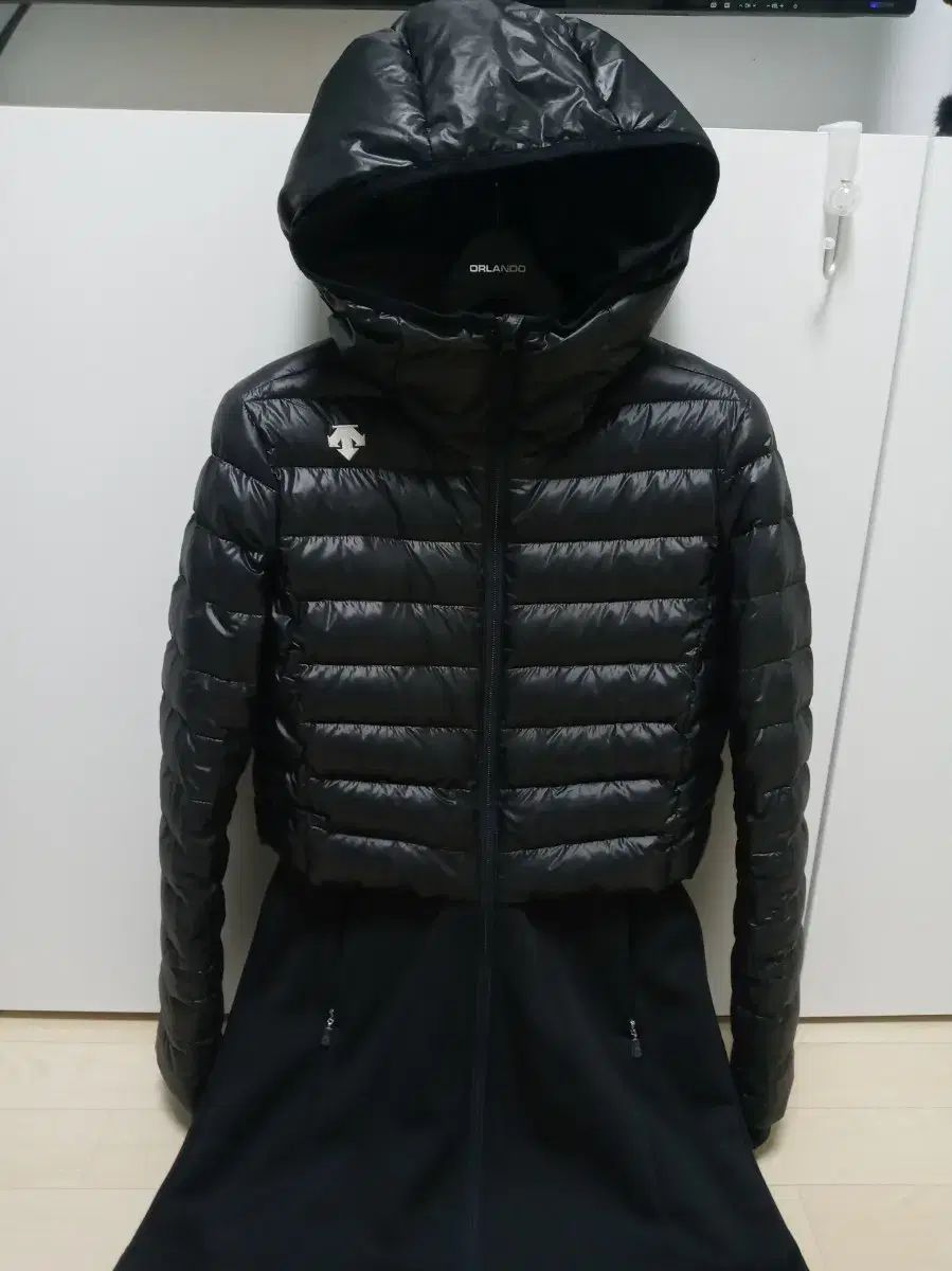 デサント フード ダウン ブラック ゴルフ レディース - メルカリ