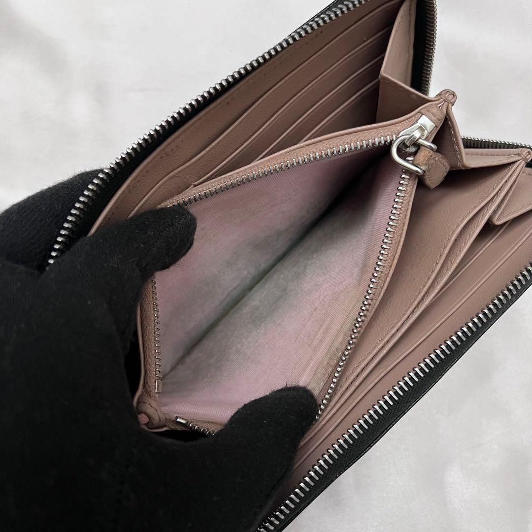 ◇極美品◇プラダ サフィアーノレザー長財布 ロゴ金具 ブラック×ピンク