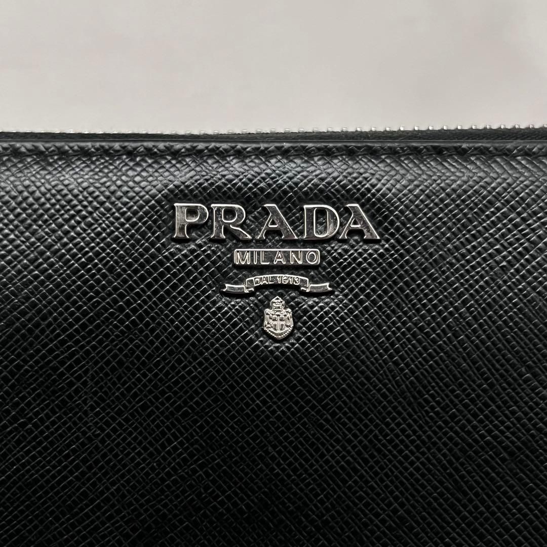 ◇極美品◇プラダ サフィアーノレザー長財布 ロゴ金具 ブラック×ピンク