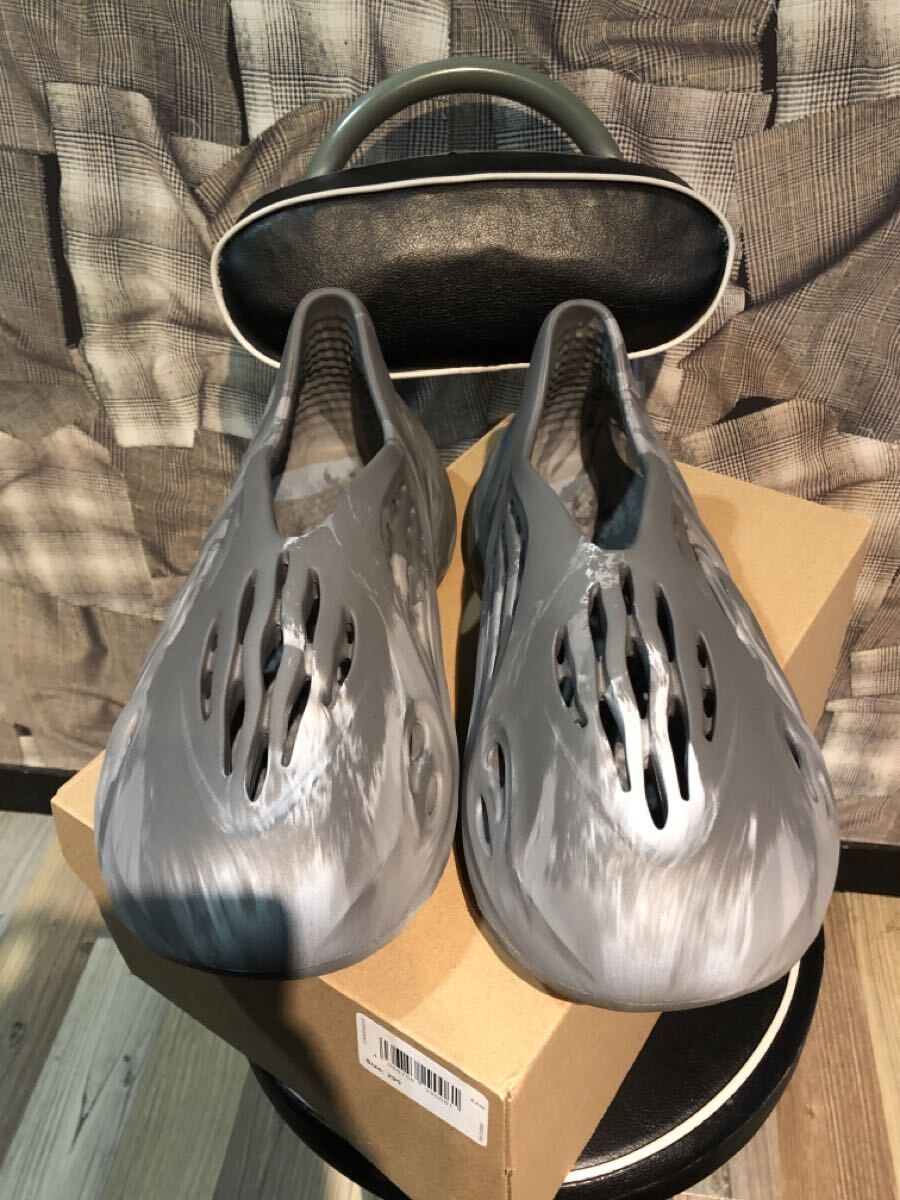 福岡出品 adidas YEEZY Foam Runner MX Granite アディダス イージー