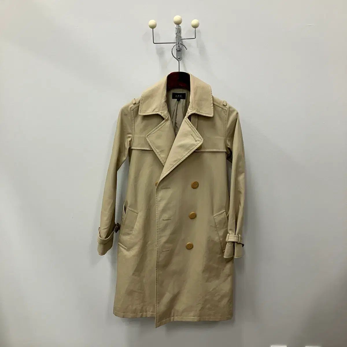 A.P.C. アペーセー ベージュ ギャバジン トレンチコート - メルカリ